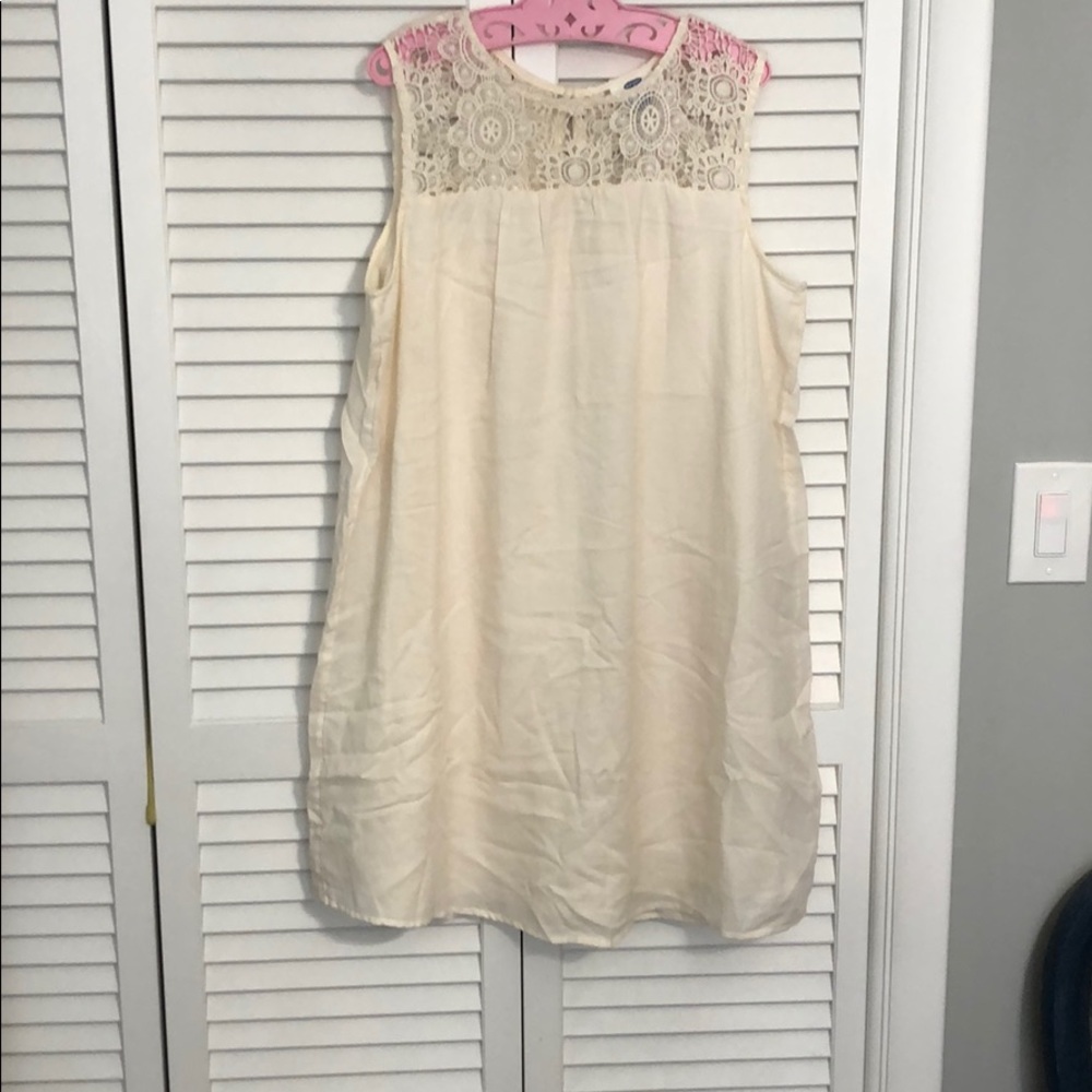 Linen Dress with Lace Detail
